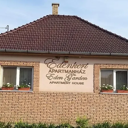 Edenkert Apartmanhaz Kisvárda Exterior photo